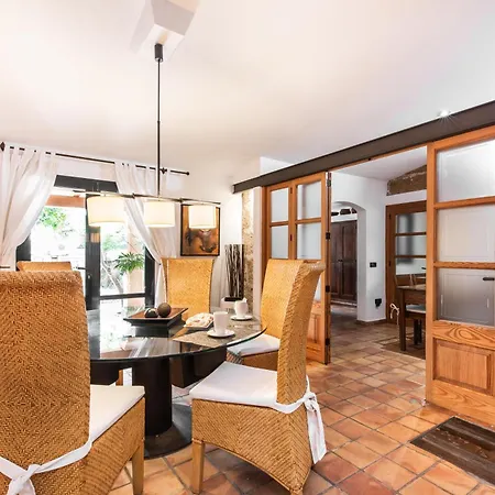 Moliner Premium By Mainvillas Your A 5-minute Drive From Llenaire * 포엔샤