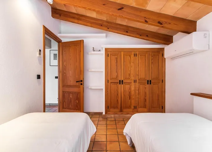 Moliner Premium By Mainvillas Your A 5-minute Drive From Llenaire Willa